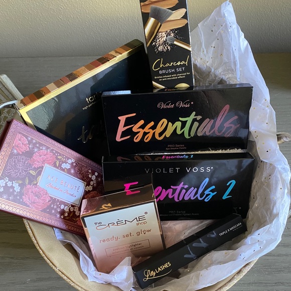 Brand new make-up & skincare - Picture 8 of 10